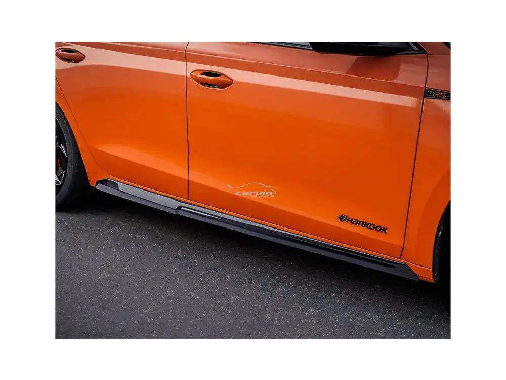 Rozšíření prahů R/L Škoda Octavia IV 2019- černá lesklá | Milotec Víkendová Akce