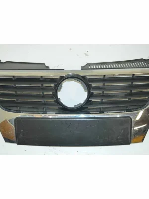 Aktuální maska VW Passat B6 3C03C08536513C0853651AD - NÁHRADA, poškrábaná, poškozená