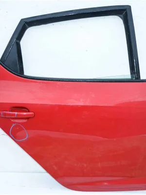 Doprava Zdarma dveře pravé zadní SEAT Ibiza 2012 - poškrábaný lak (Holé)