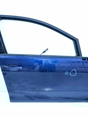 Akční Cena dveře přední pravé VW Golf VII lift 5G0 - lehce poškozené (Holé)