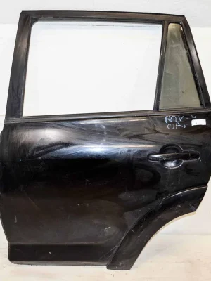 dveře zadní levé Toyota Rav 4 2006-08 komplet - poškrábaný lak (Holé) Značkový